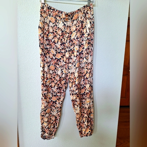 Anthropologie Diandra Pleated Joggers. Floral. Womens size 10P - Picture 1 of 8